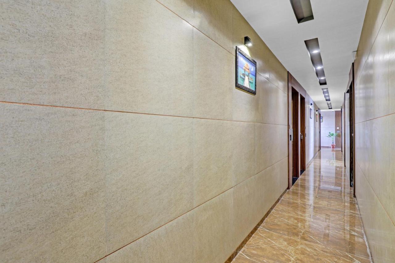 Oyo Flagship 86605 Hotel The Meriton Ahmedabad Ngoại thất bức ảnh
